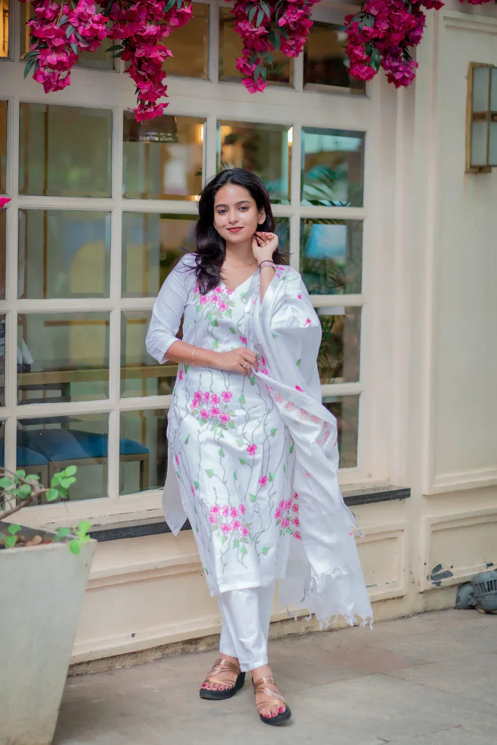 Grace in Every Thread This white cotton kurta set