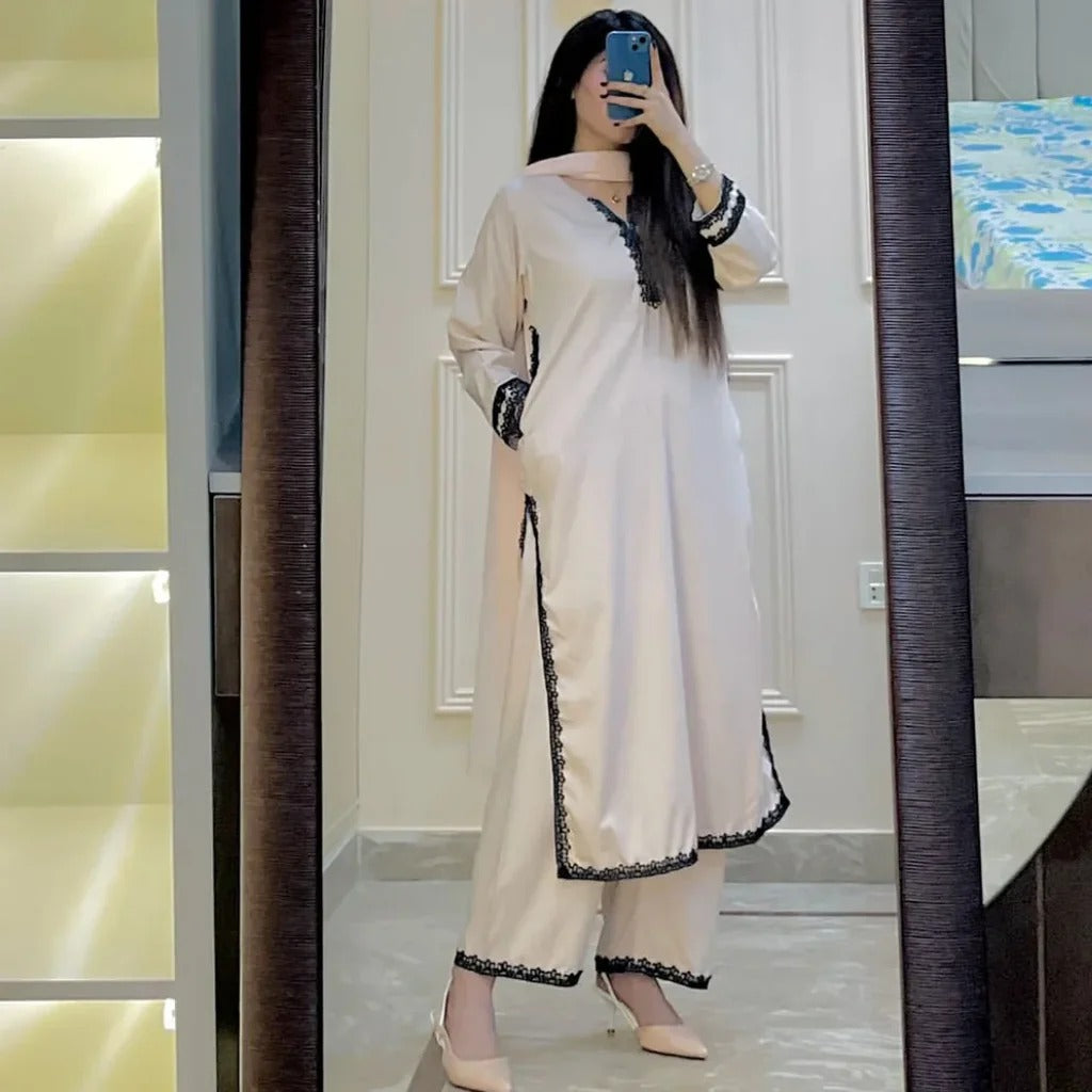 A Stylish Traditional Outfit
